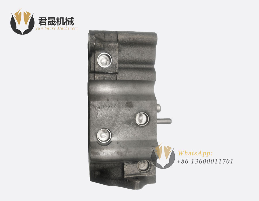 6D125-6 6151 12-1101 Cylinder Head