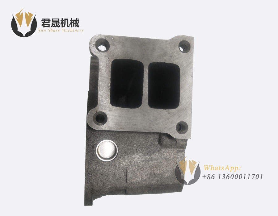 6D125-6 6151 12-1101 Cylinder Head